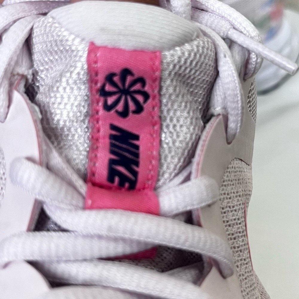 Nike Women's Light Pink Athletic Shoes - Picture 4 of 10